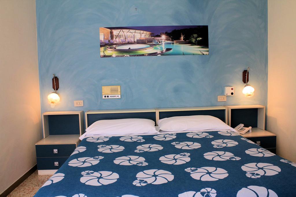 Hotel Saturno Chianciano Terme Exterior photo