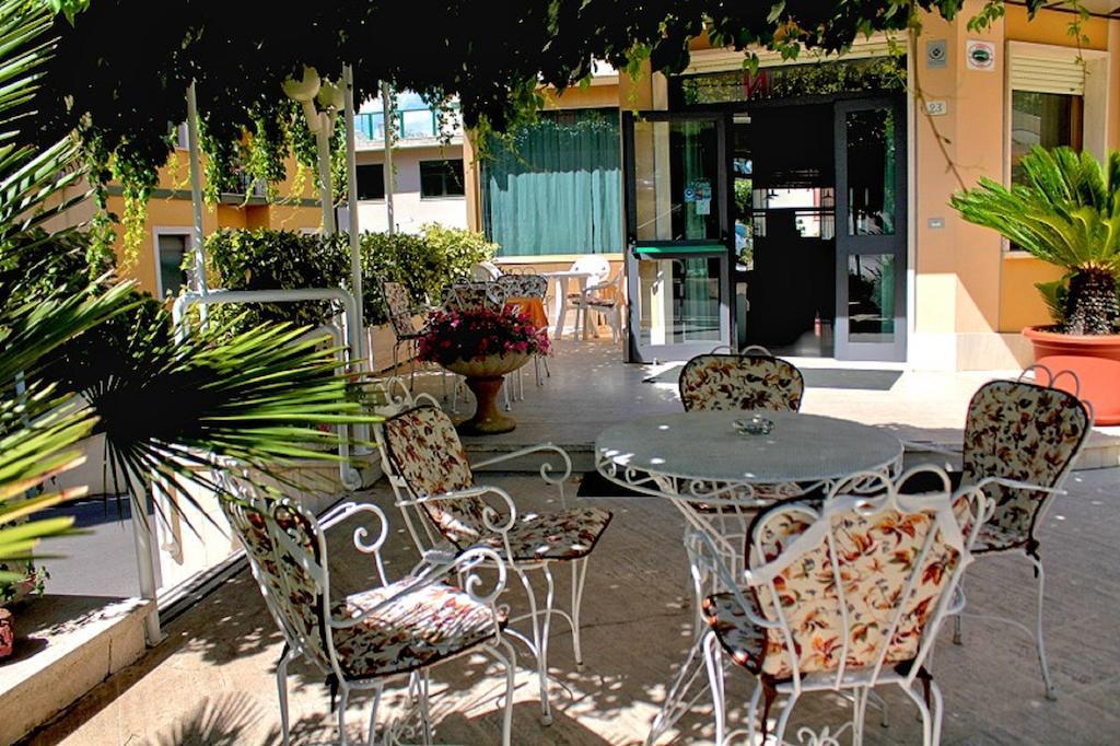 Hotel Saturno Chianciano Terme Exterior photo