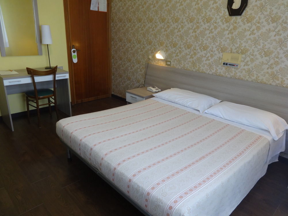Hotel Saturno Chianciano Terme Exterior photo