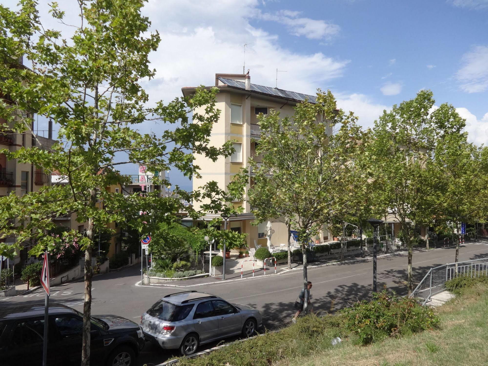 Hotel Saturno Chianciano Terme Exterior photo