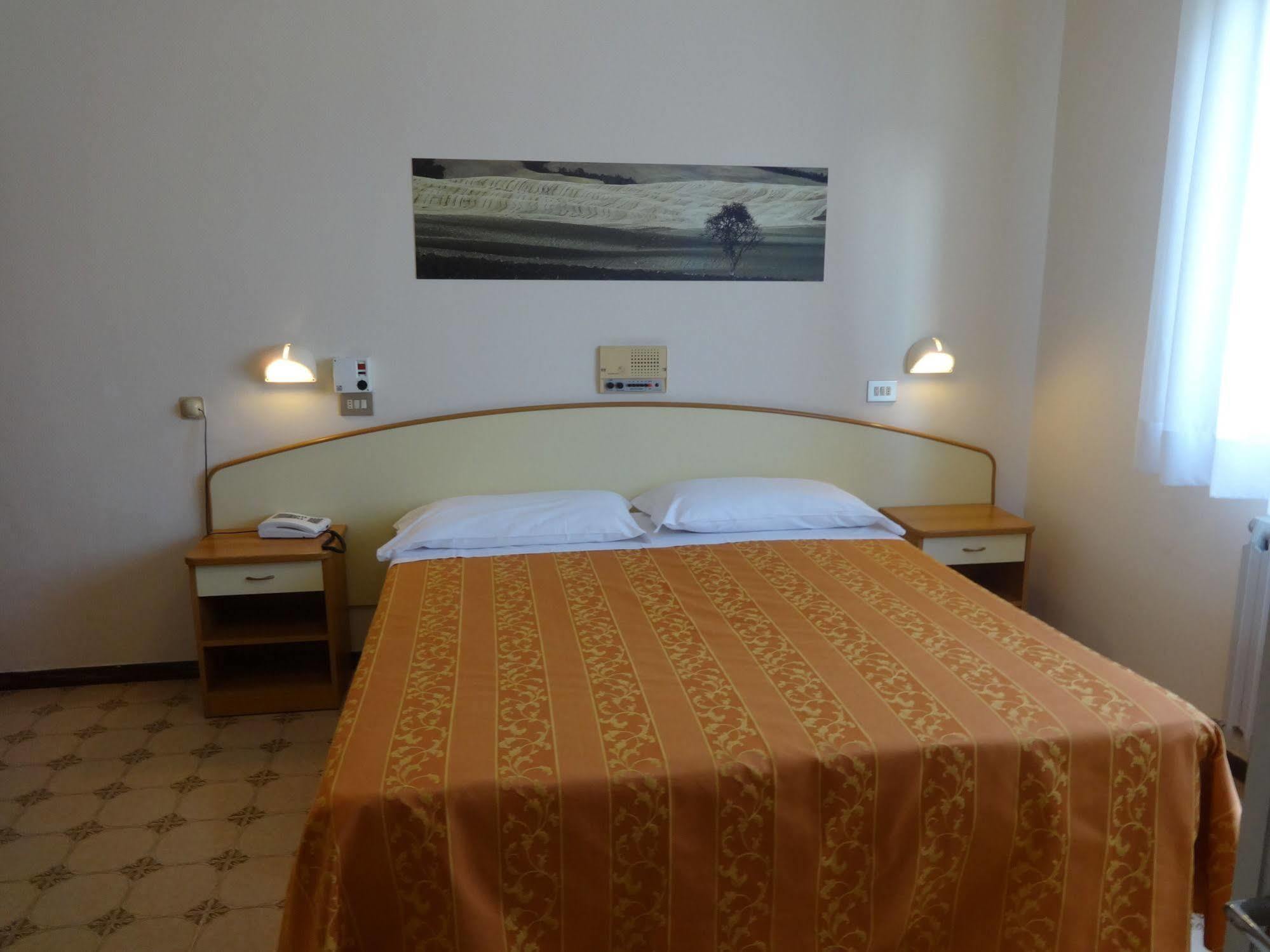 Hotel Saturno Chianciano Terme Exterior photo